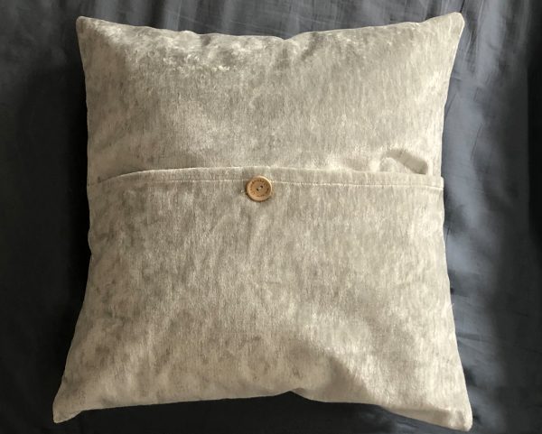 Cushions, buttoned caitlyn silver